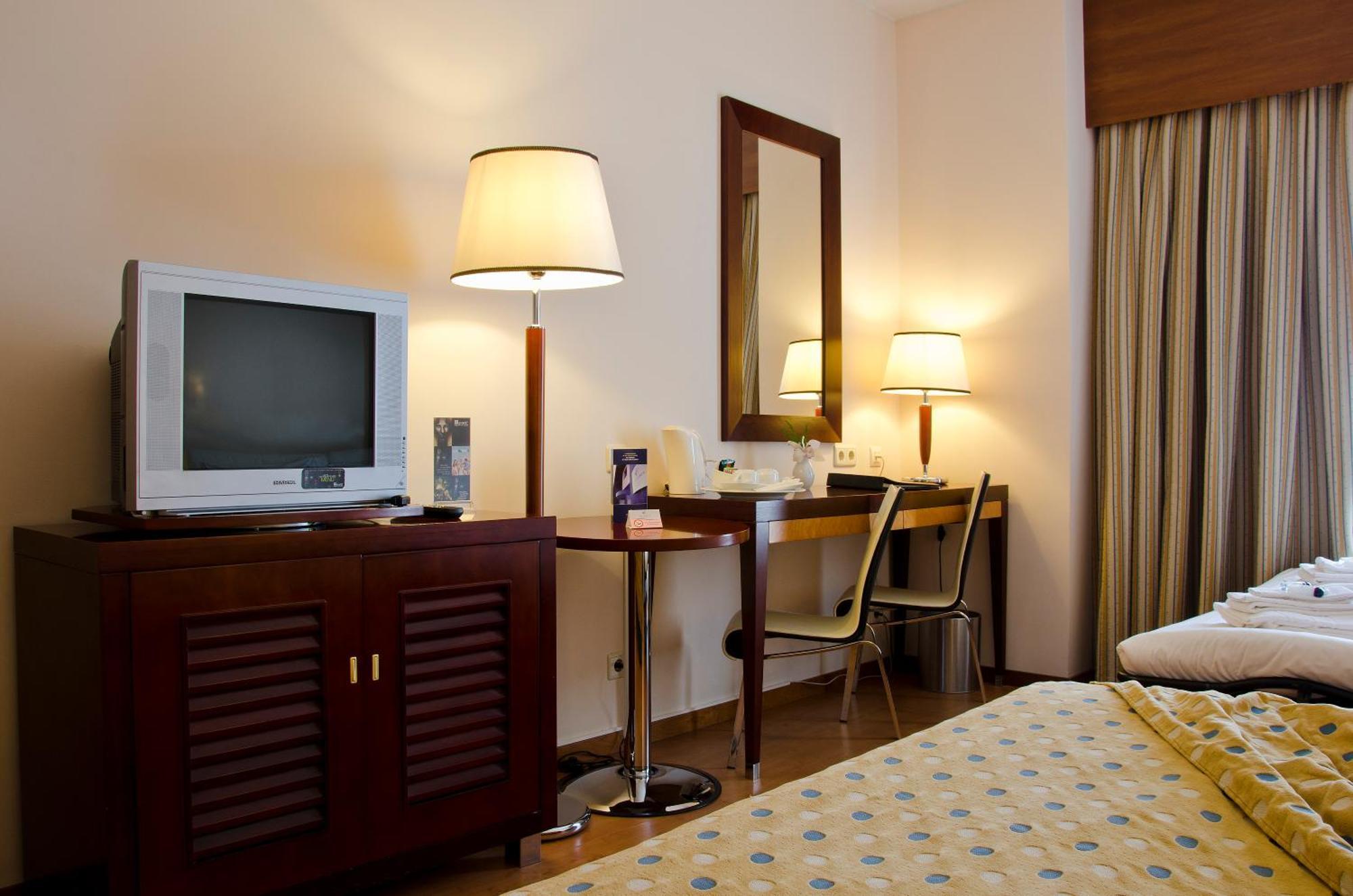 Vip Executive Santa Iria Hotel Санта Ирия да Азоя Екстериор снимка