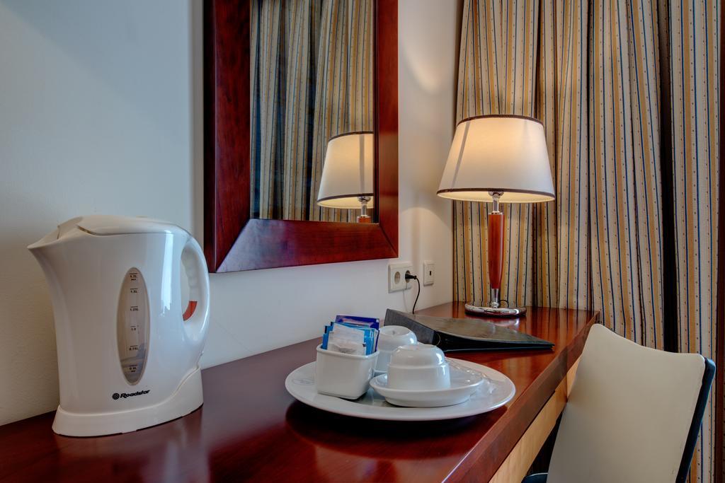 Vip Executive Santa Iria Hotel Санта Ирия да Азоя Екстериор снимка